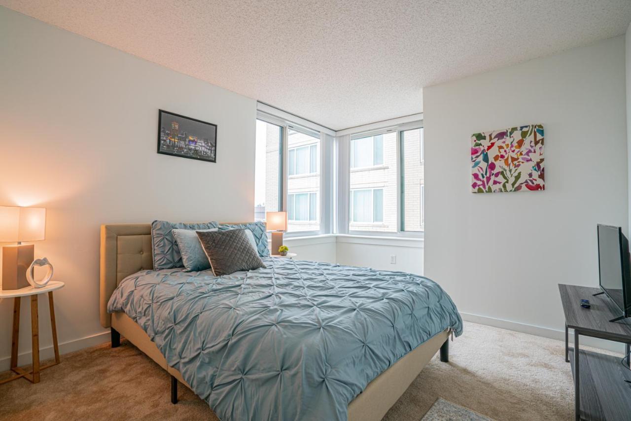 2br Furnished In Downtown Apts *