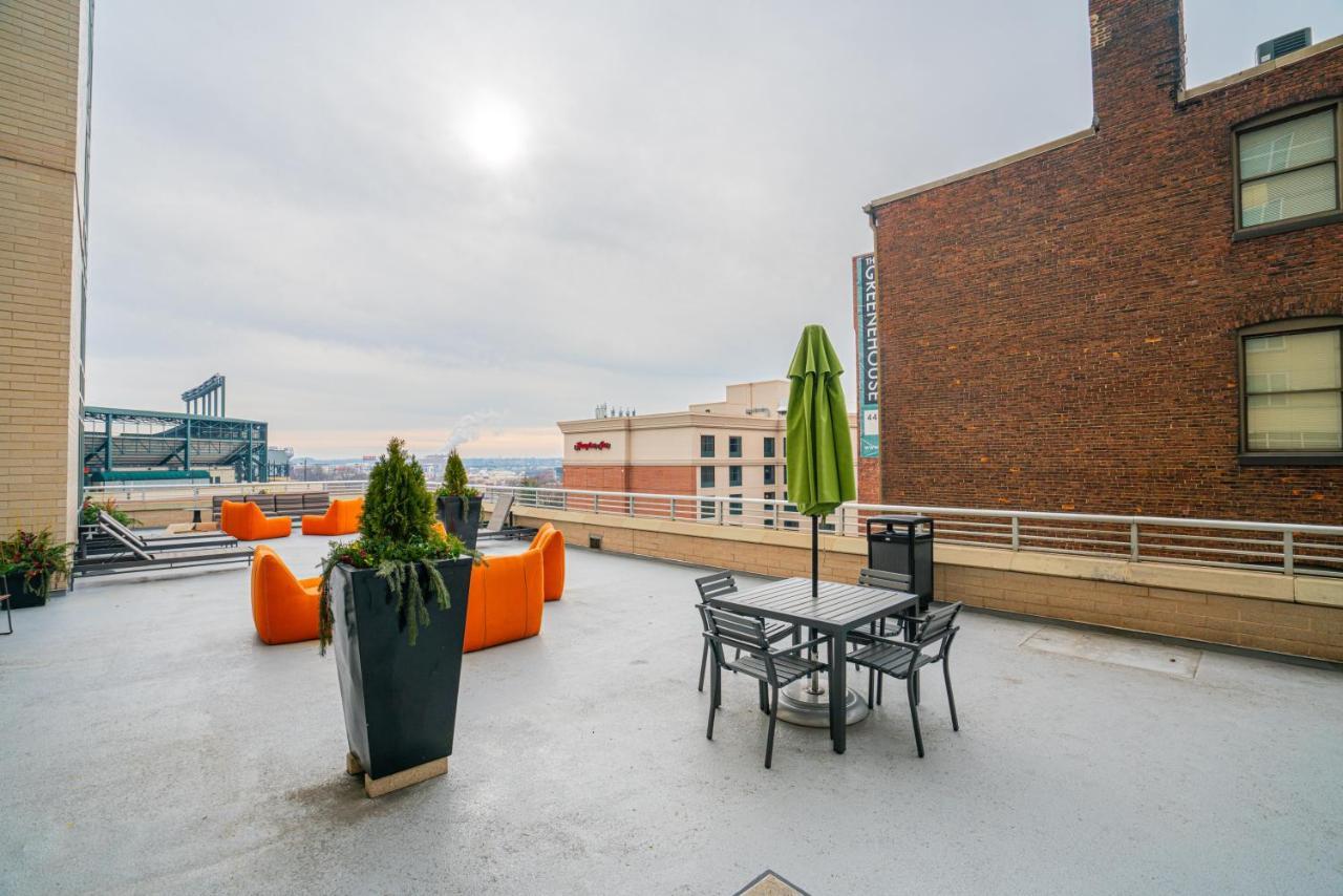 2br Furnished In Downtown Apts *